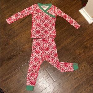 Hanna Andersson Red Floral Kids Pajama Set with Green Accents